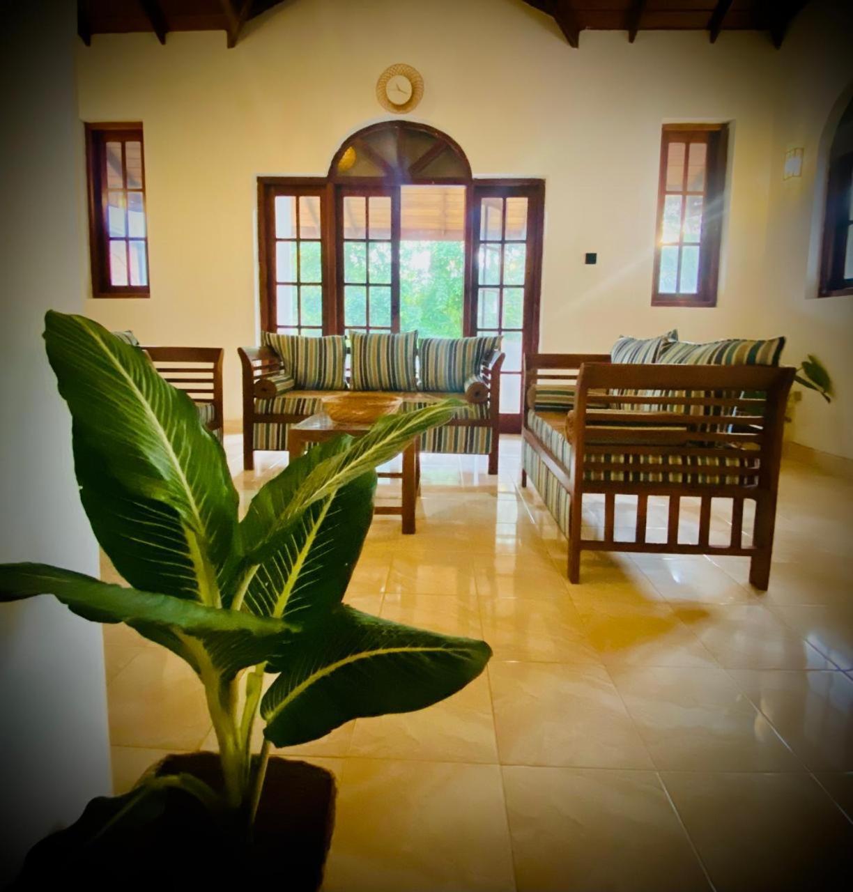 Kingcity Resort 阿努拉德普勒 外观 照片